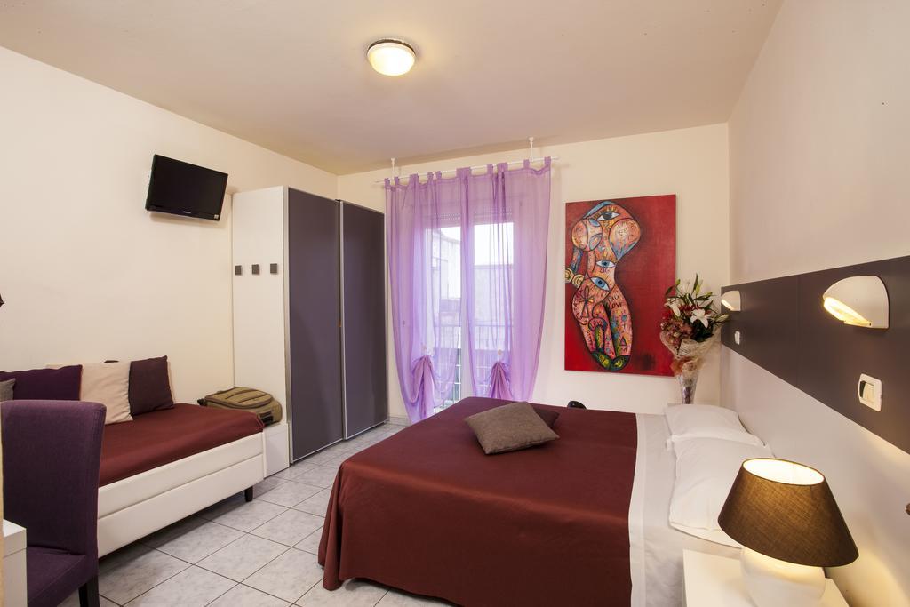 Hotel Locanda Rosy Каттолика Экстерьер фото