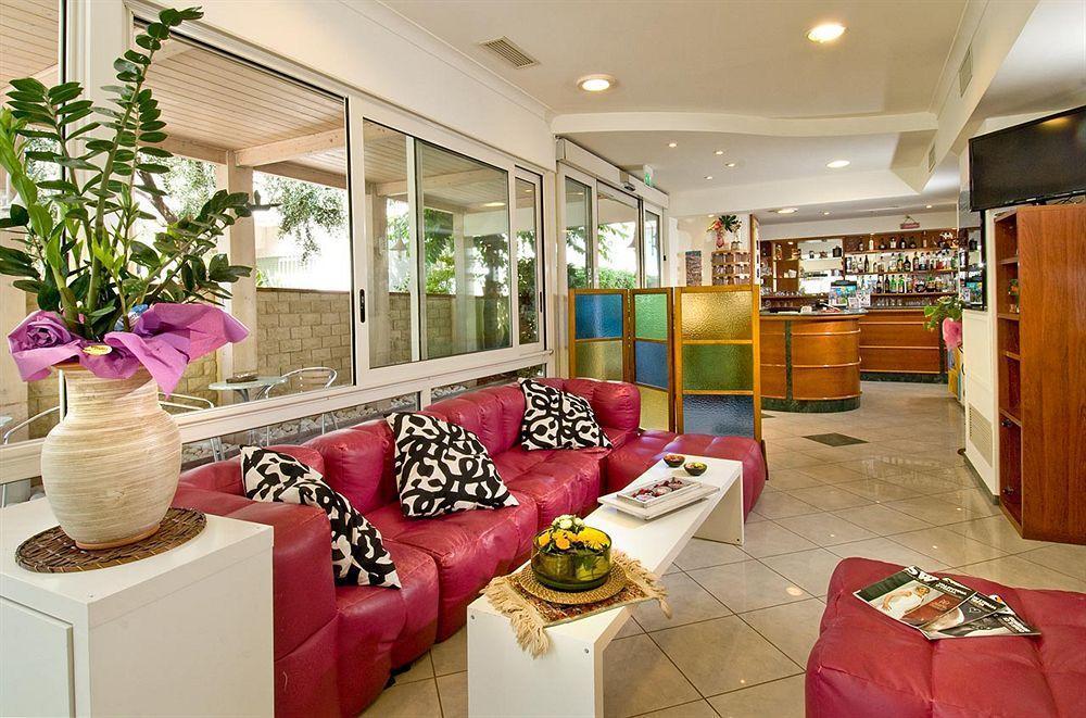 Hotel Locanda Rosy Каттолика Экстерьер фото